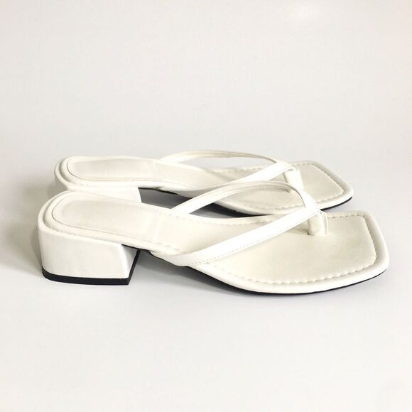 🔃White Chunky Heeled Thong Sandals - Picture 5 of 9